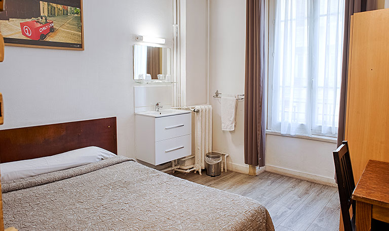 Chambre économique au centre de Lyon, hotel 1 étoile